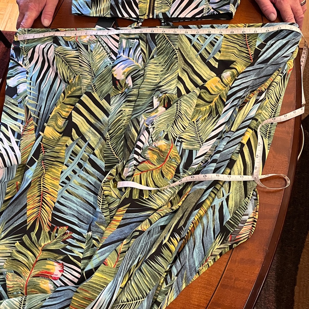 Tropical-print maxi dress. O-ring cut out. The Sang Clothing. Halter V-neck. M - Picture 14 of 15